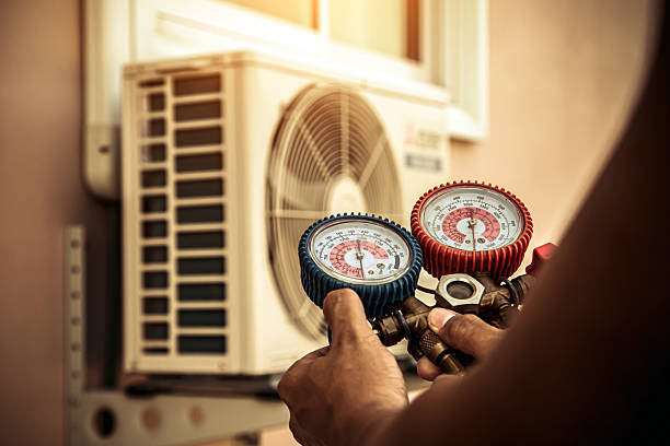 Professional Ac Installation technician working in Port Washington, NY
